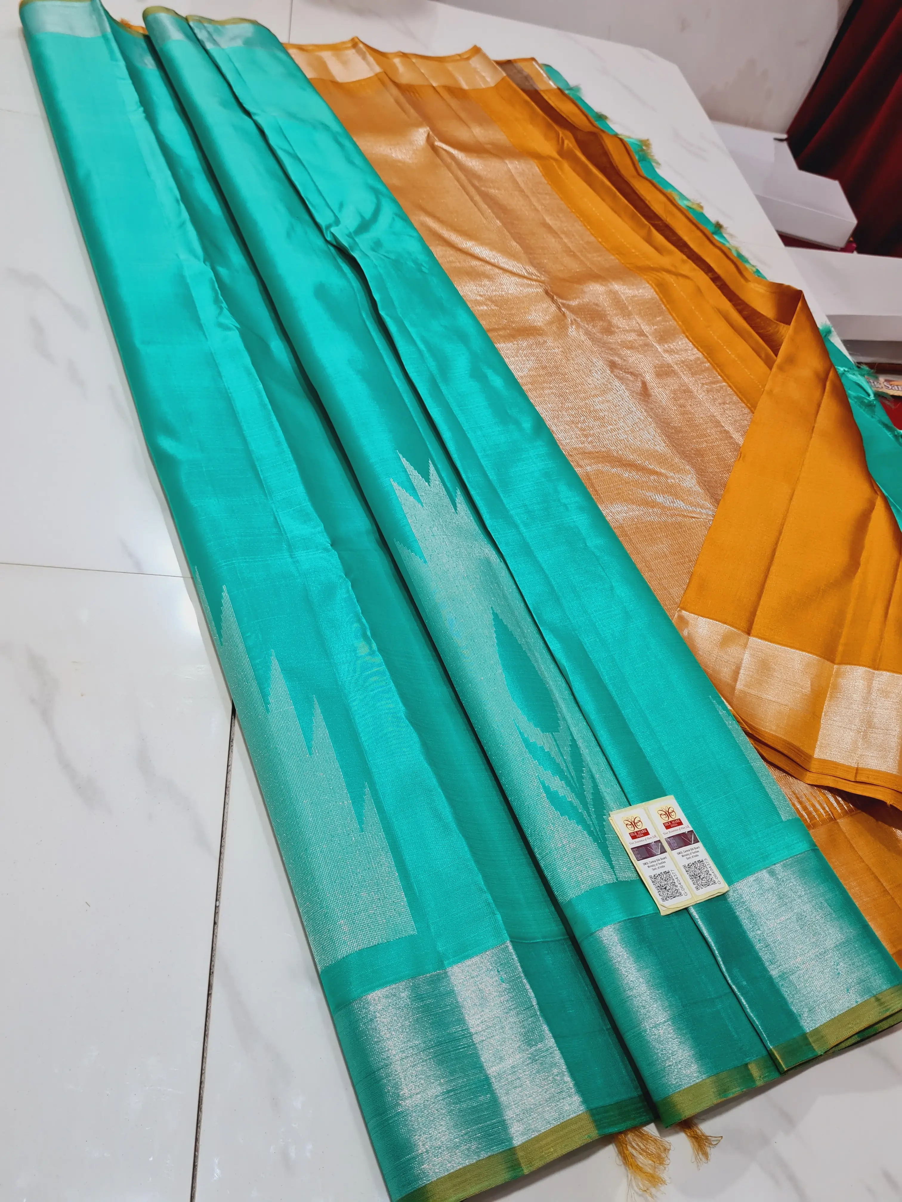 Kanchipuram_Handloom_Silver_Zari_Border_Silk_Saree